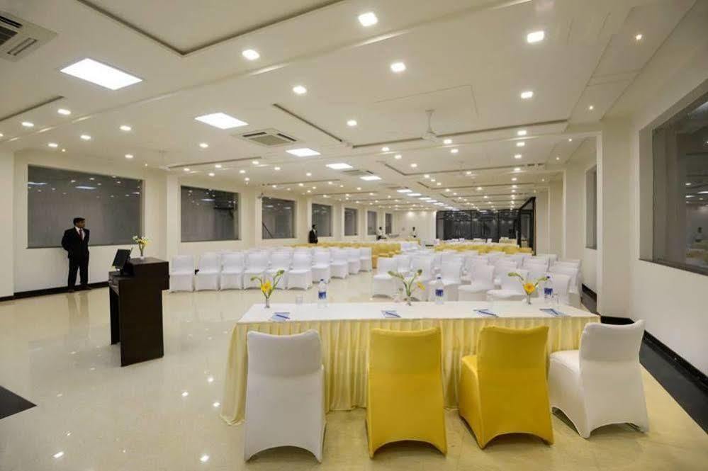 Hotel Madhushrie Agra  Esterno foto