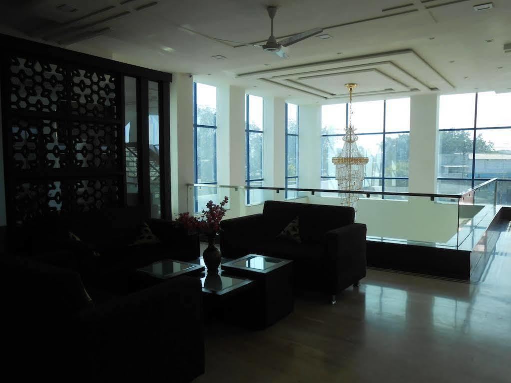 Hotel Madhushrie Agra  Esterno foto