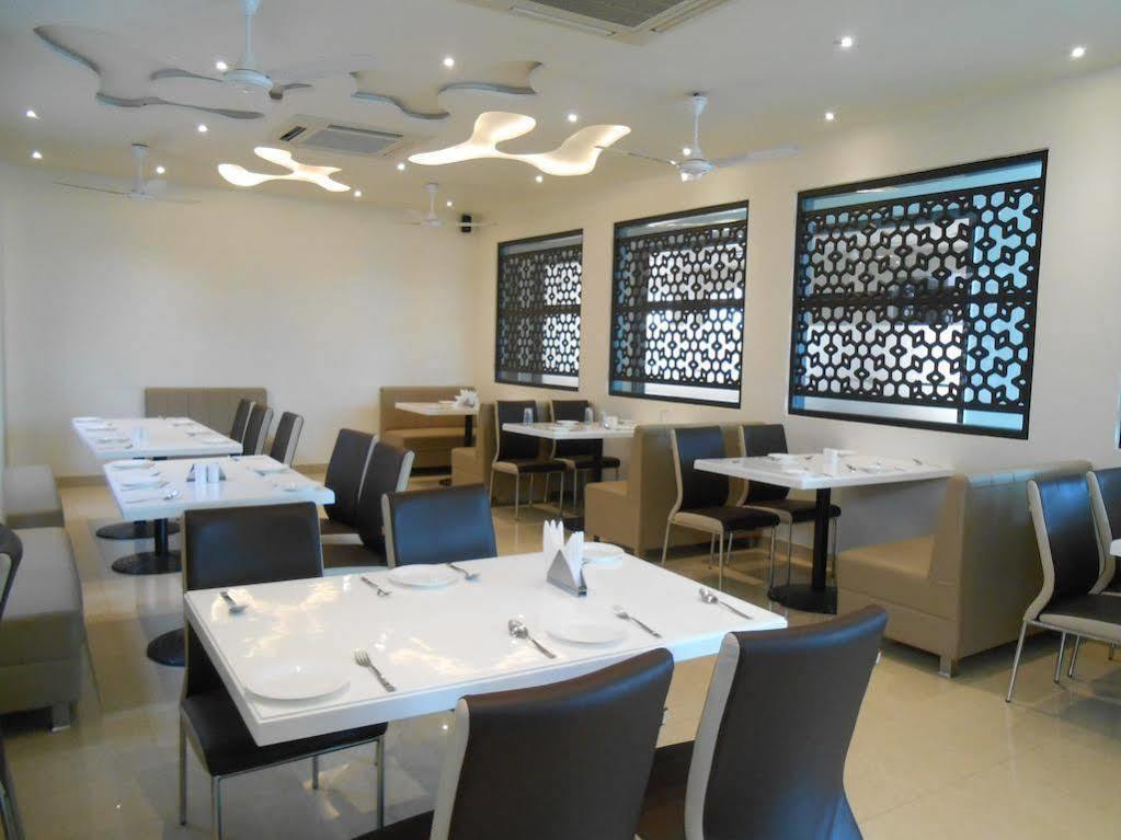 Hotel Madhushrie Agra  Esterno foto