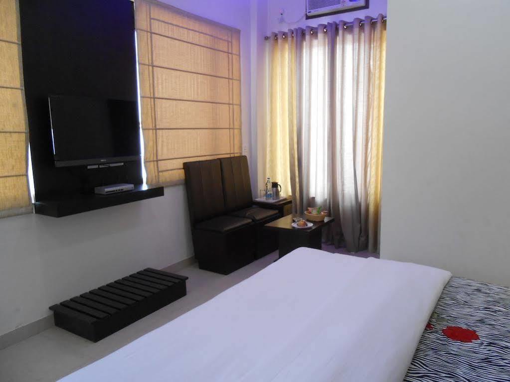 Hotel Madhushrie Agra  Esterno foto